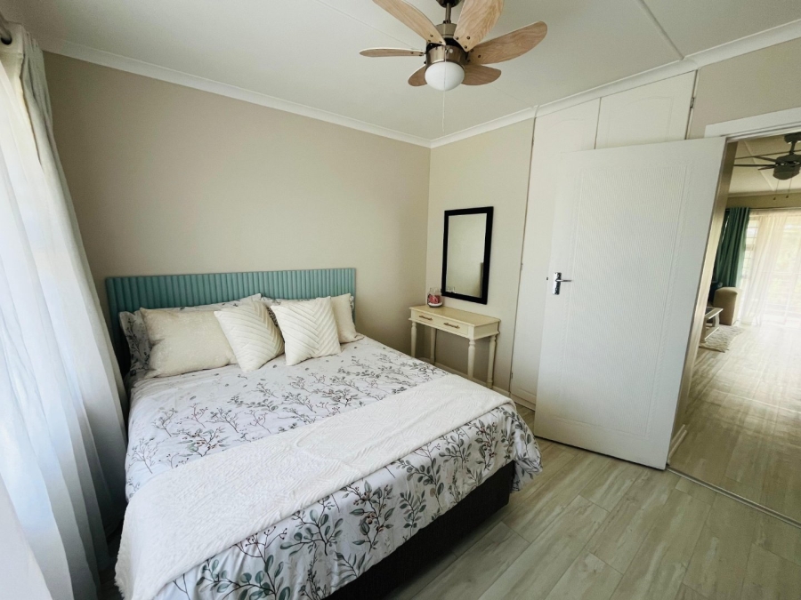 6 Bedroom Property for Sale in Gonubie Eastern Cape